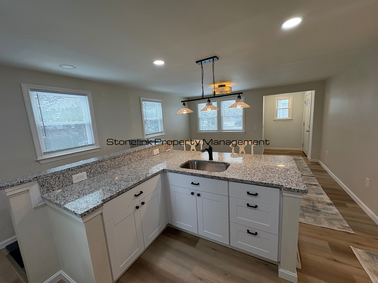 898 Willett Ave - Photo 5 of 14