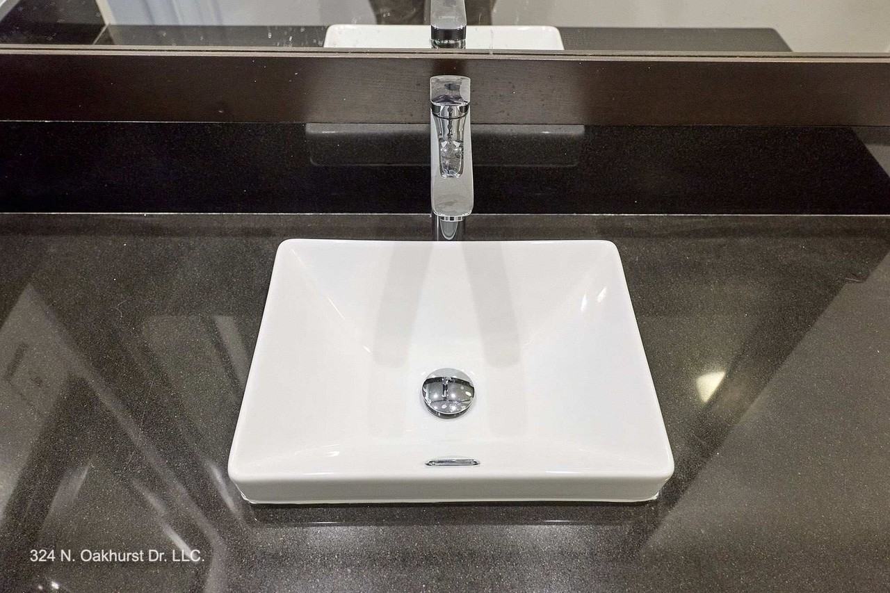 324 N Oakhurst Dr LLC - Photo 3 of 35