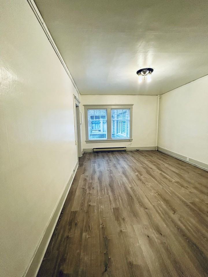 Vradenburg Apartments - Photo 3 of 48