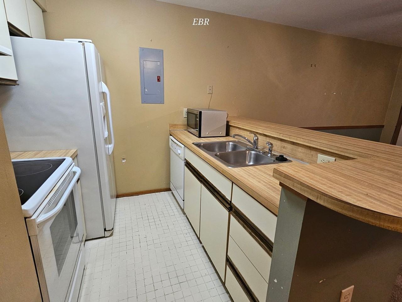 4466 L R I Ln - Photo 2 of 9