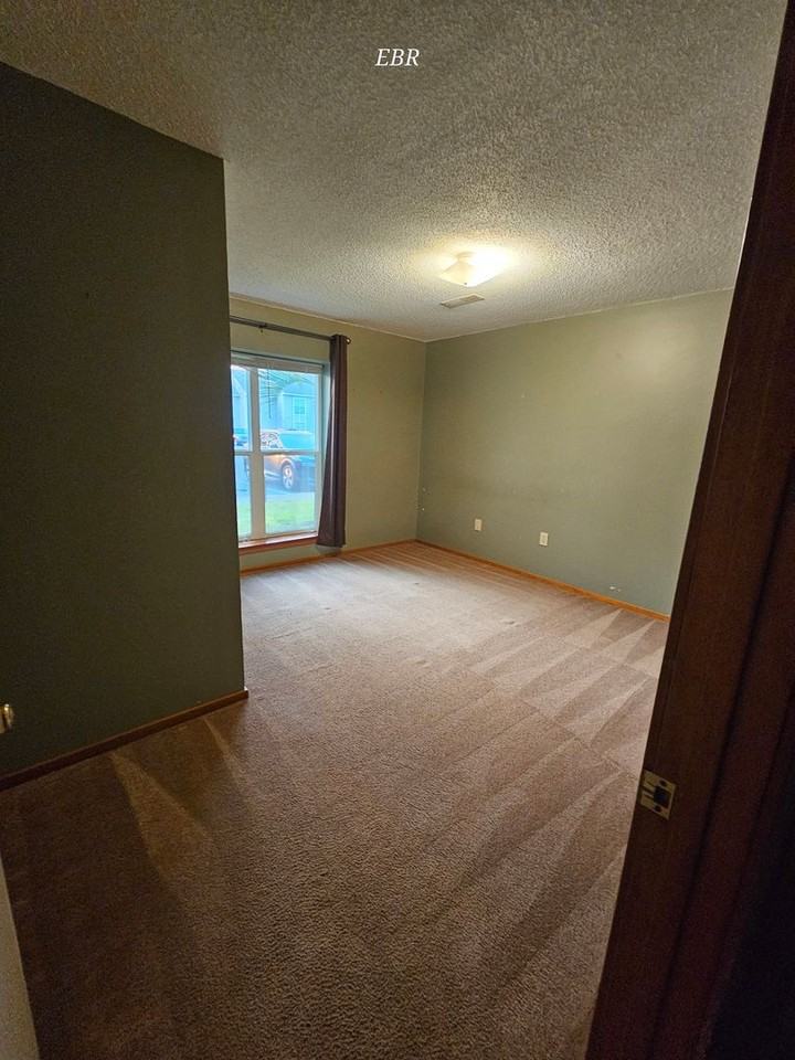 4466 L R I Ln - Photo 4 of 9