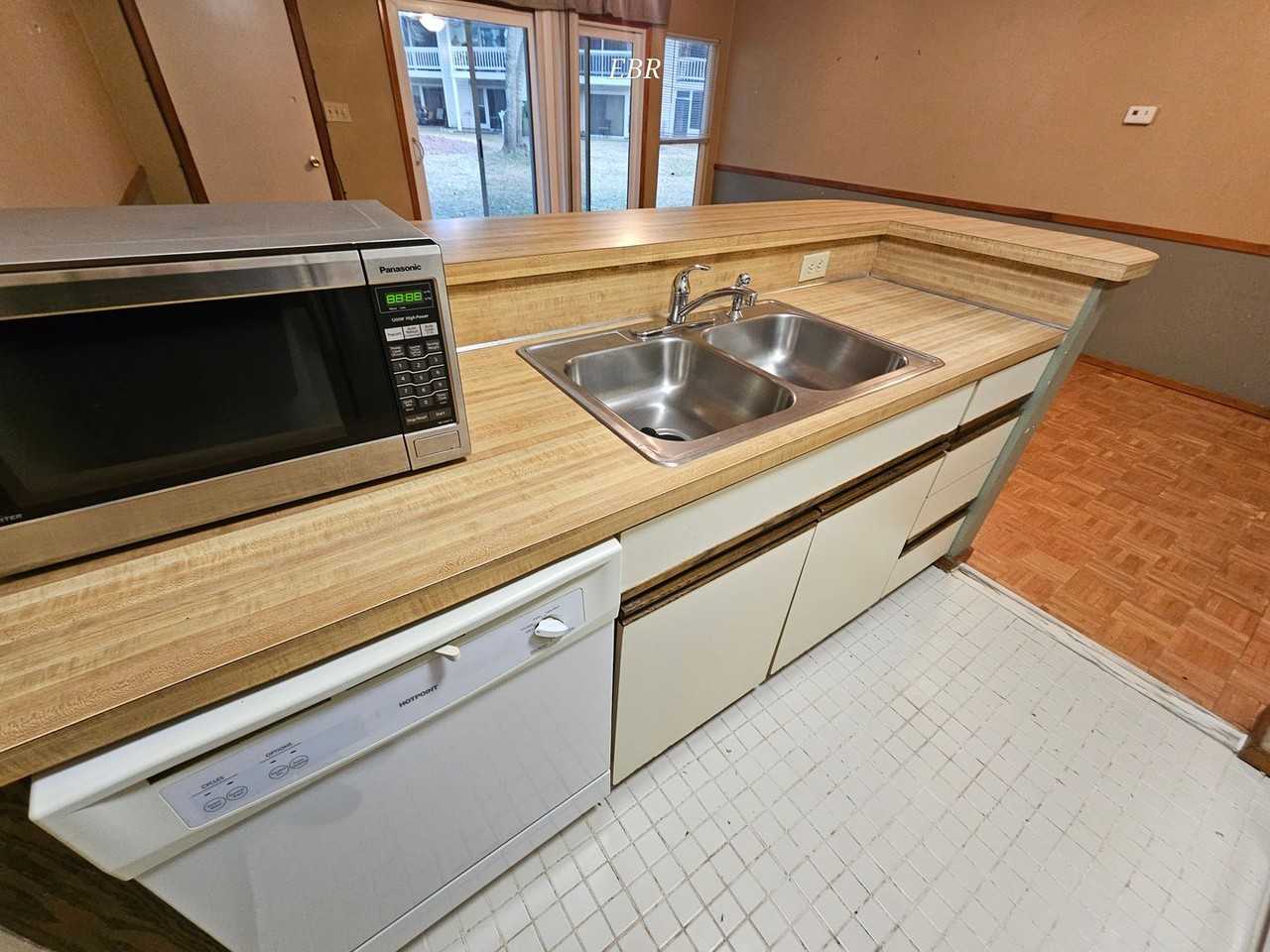 4466 L R I Ln - Photo 7 of 9