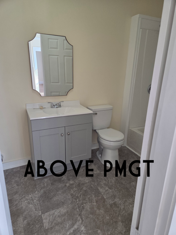 21B Sirrine St - Photo 6 of 8