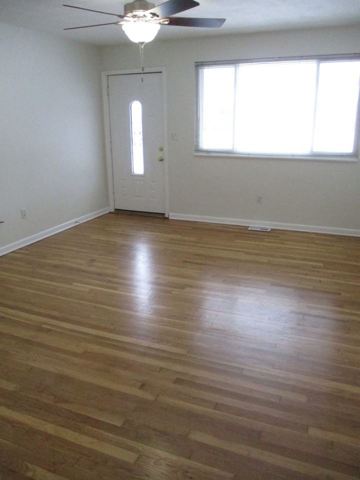 728 Loop St - Photo 2 of 21