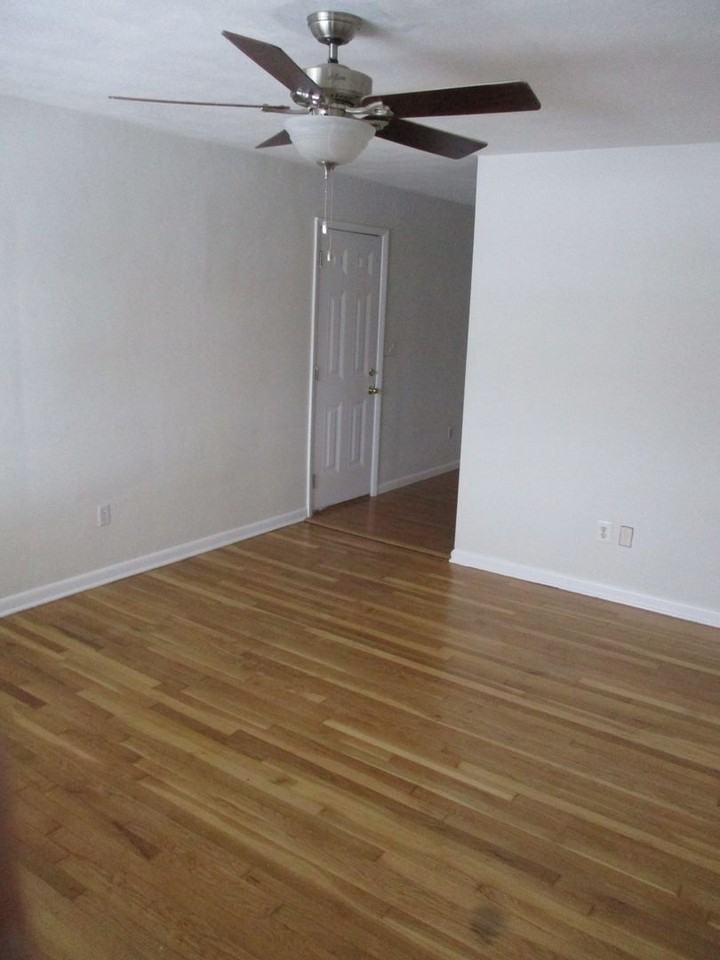 728 Loop St - Photo 3 of 21