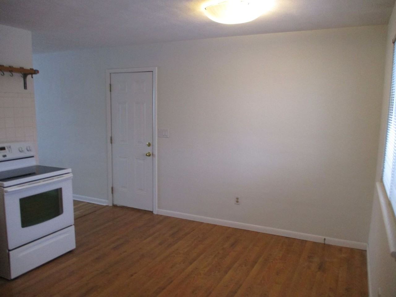 728 Loop St - Photo 5 of 21