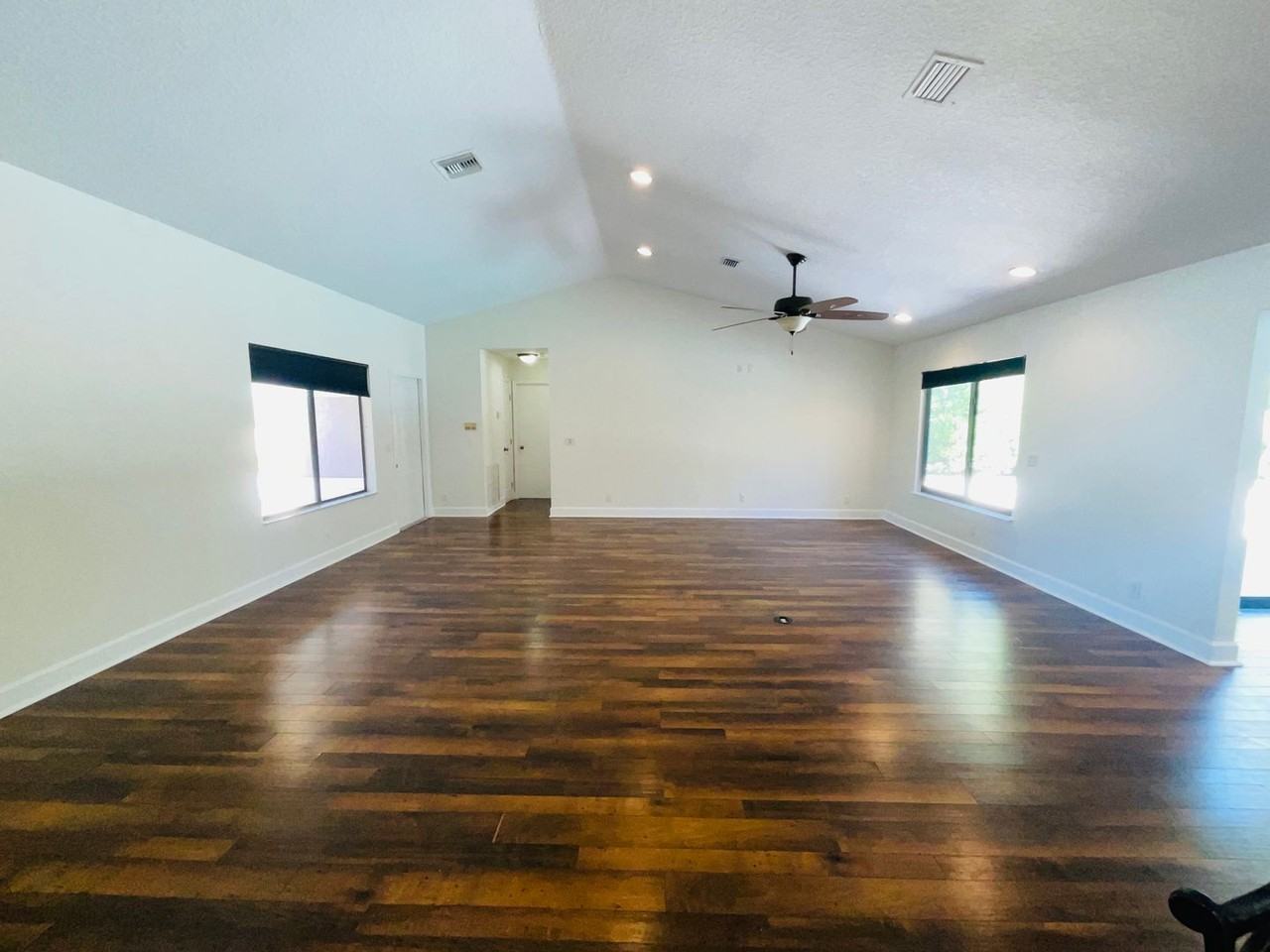2191 Nw 20th Ave - Photo 2 of 16