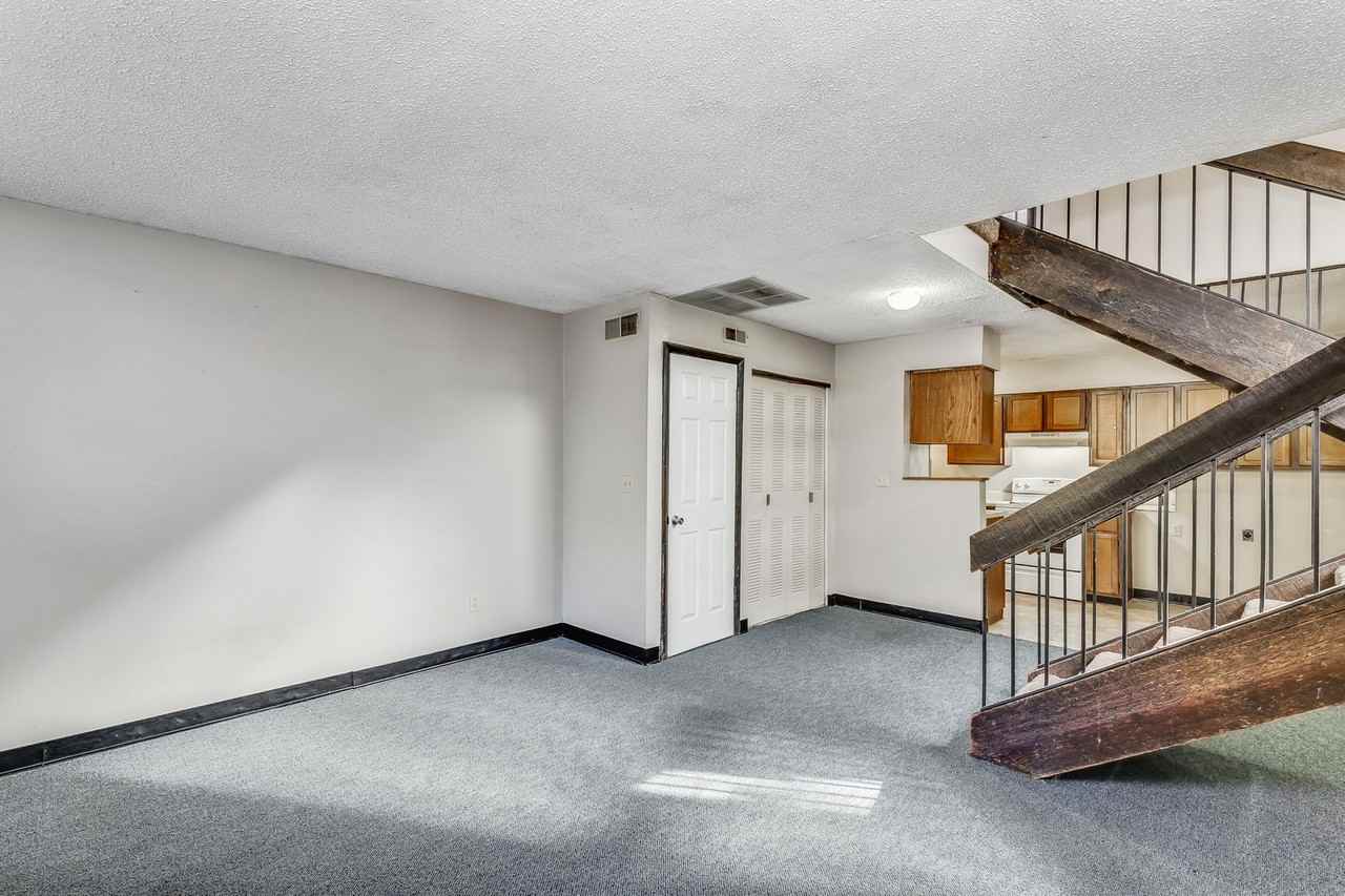 1632 N Holyoke Ave - Photo 2 of 8