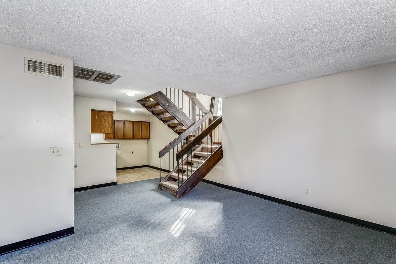 1632 N Holyoke Ave - Photo 4 of 8