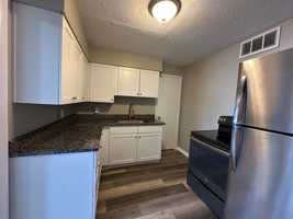 featured image of 631 N 3rd St