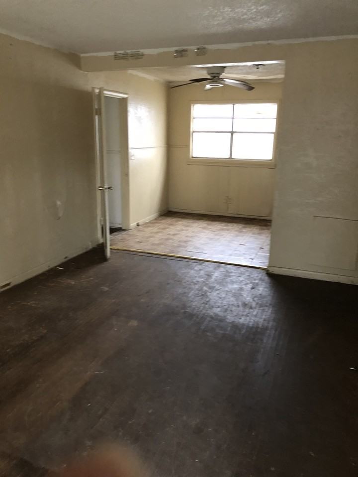 1025 E 52nd St N - Photo 2 of 6