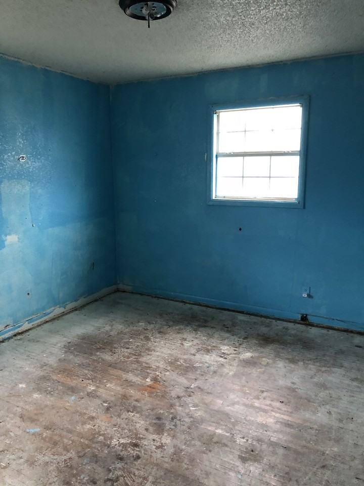 1025 E 52nd St N - Photo 6 of 6