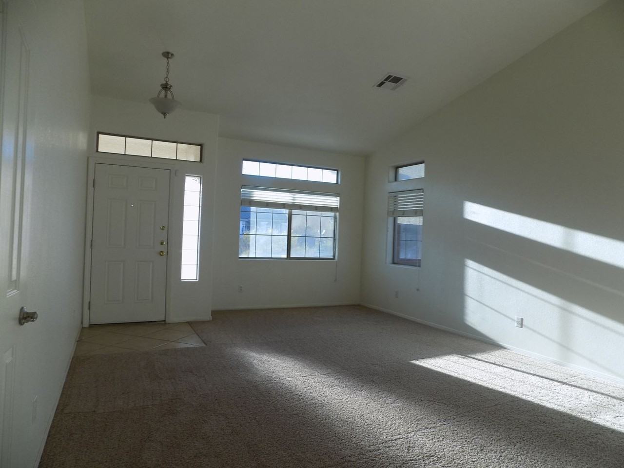 276 Garnet Garden St - Photo 2 of 20