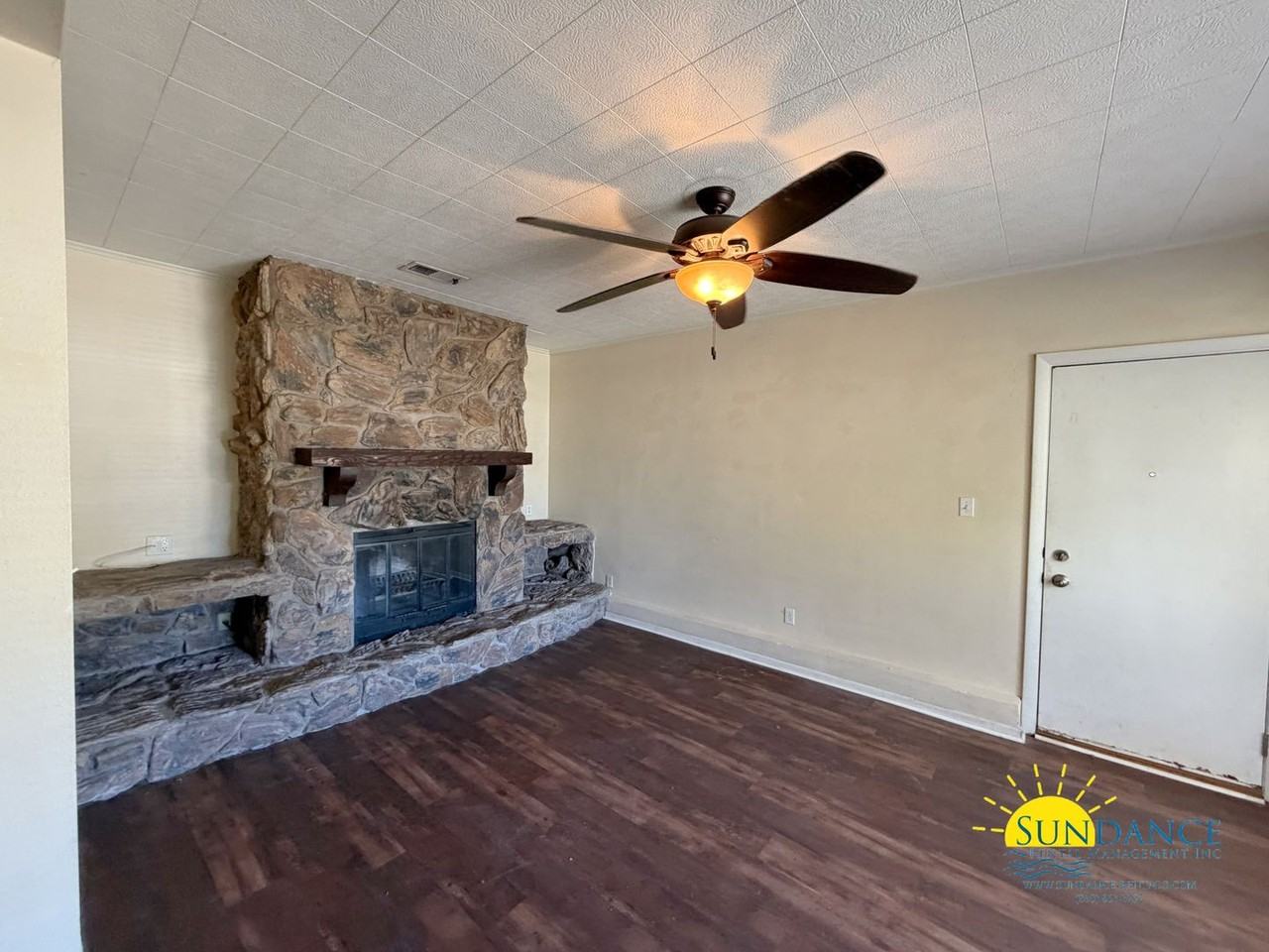 622 Mayflower Ave - Photo 3 of 21