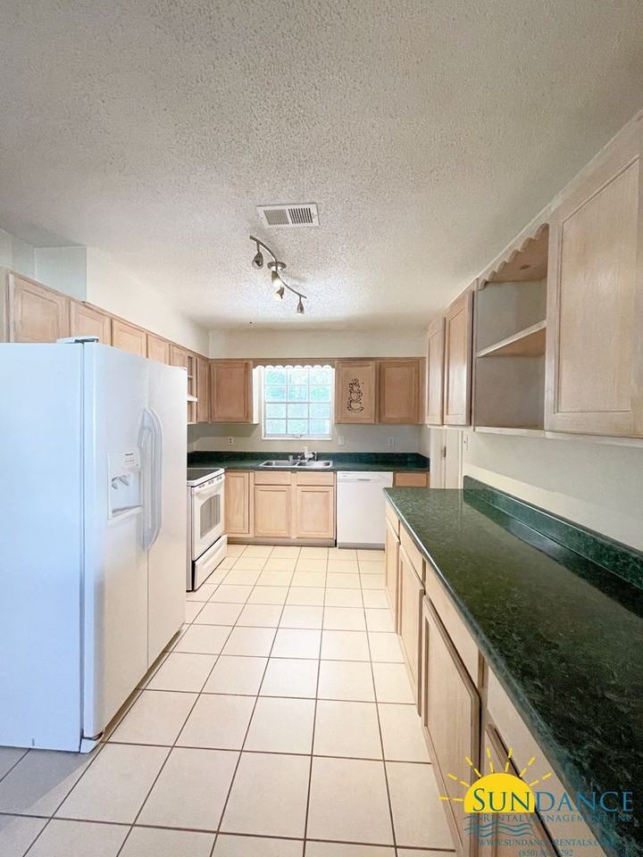 622 Mayflower Ave - Photo 6 of 21