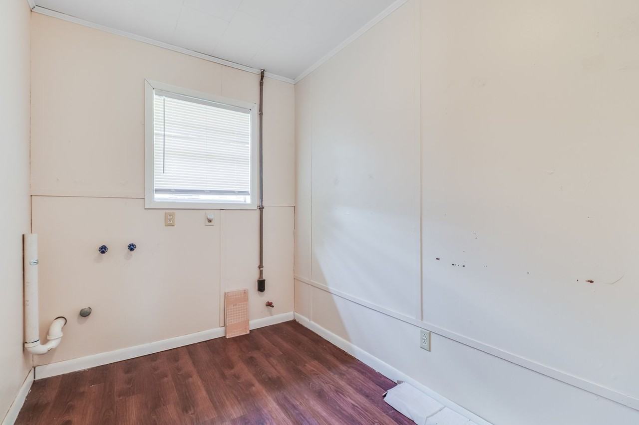 818 Saint Anne St - Photo 5 of 12