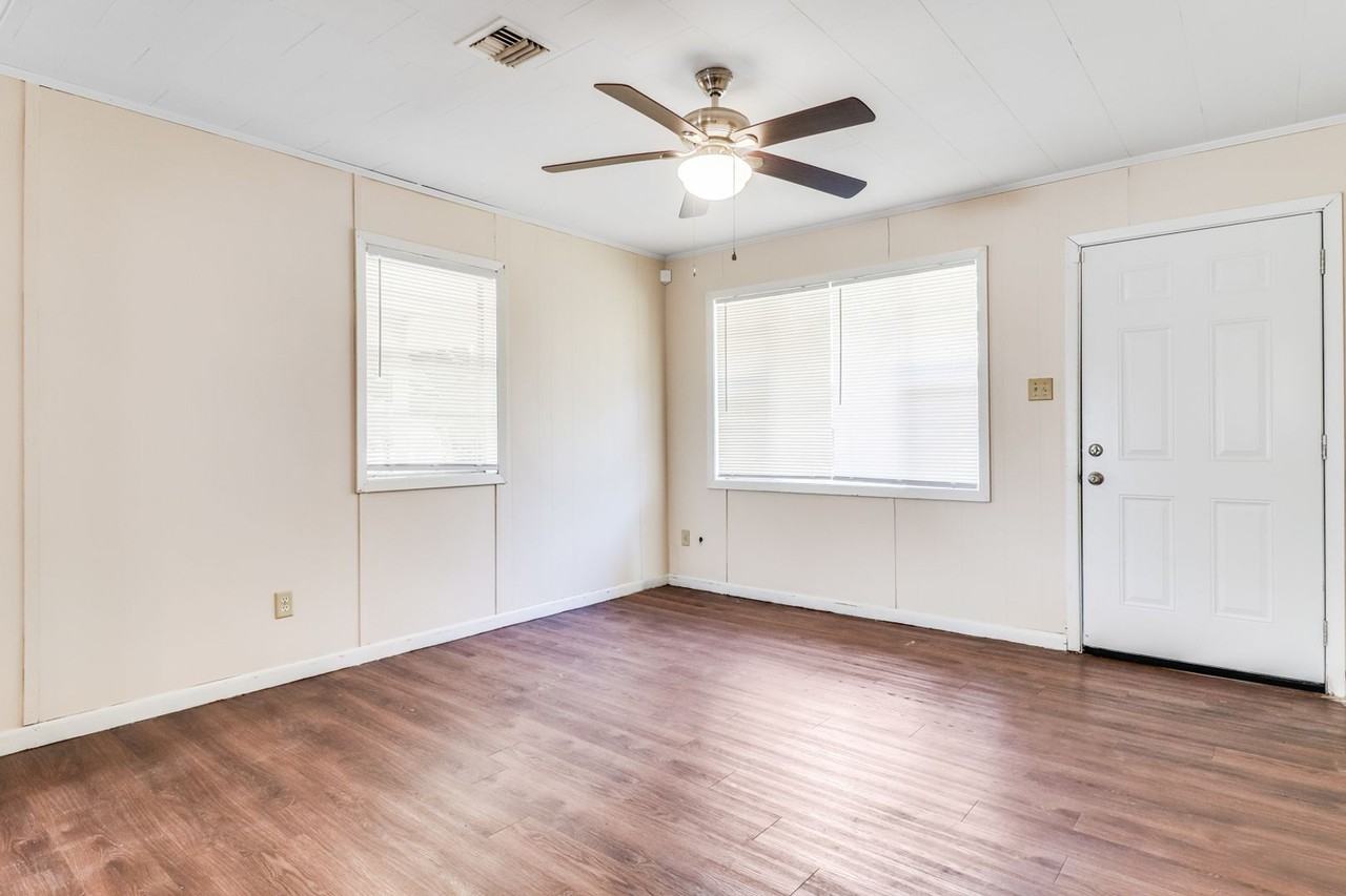 818 Saint Anne St - Photo 6 of 12