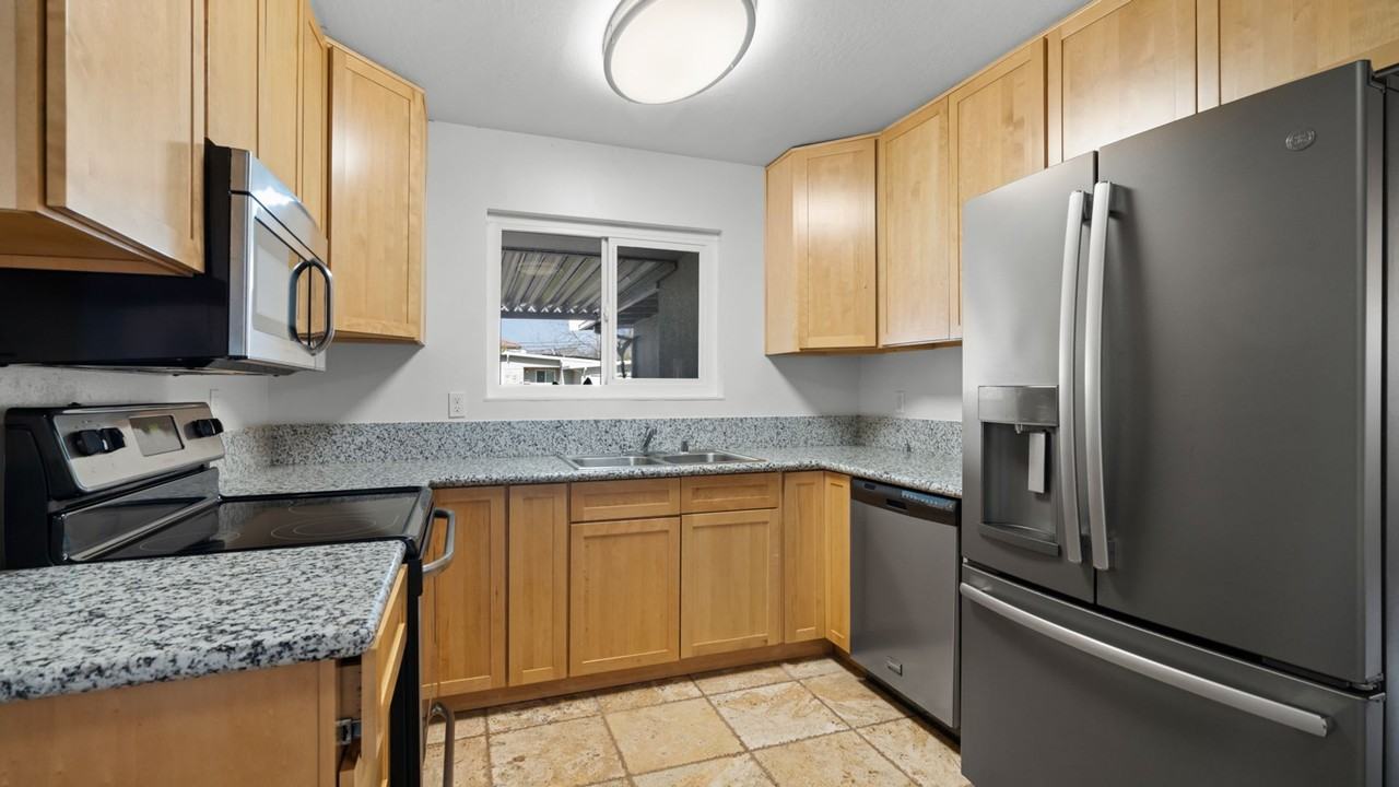 249 Juniper St - Photo 7 of 18