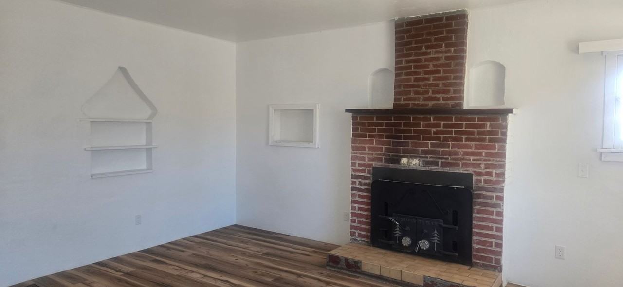 316 Girard Blvd Se - Photo 3 of 20