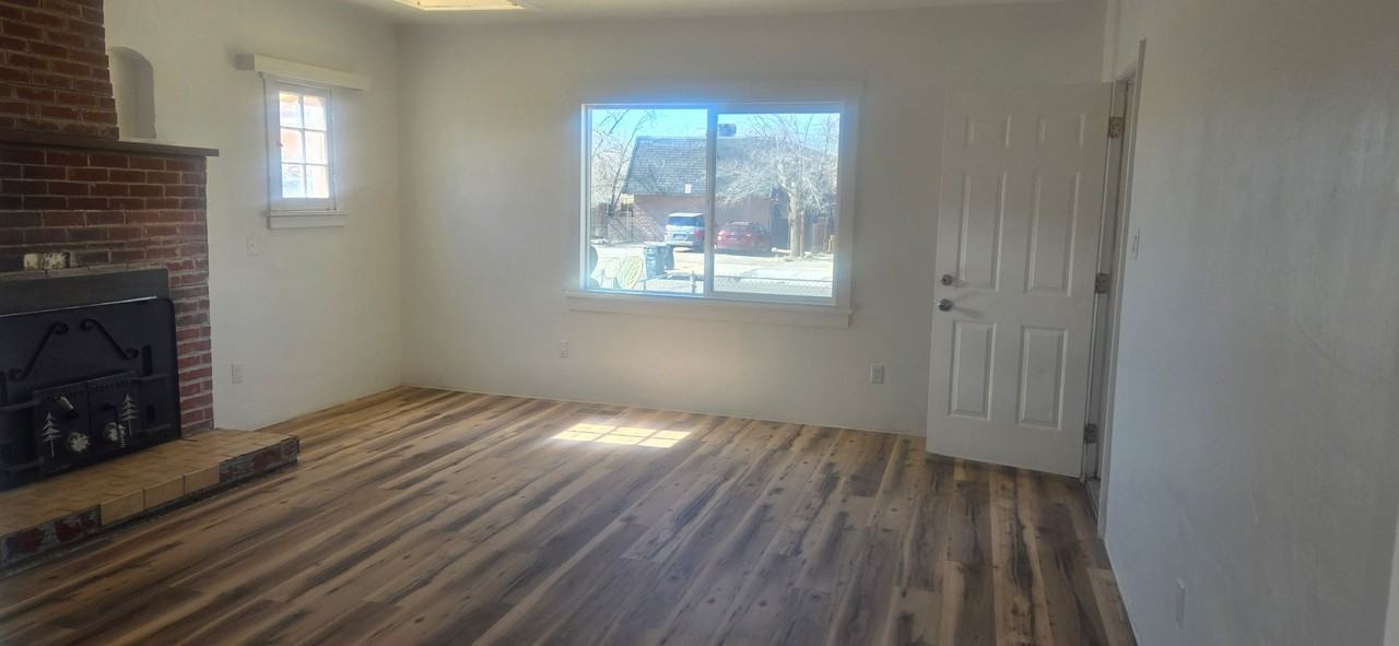 316 Girard Blvd Se - Photo 5 of 20