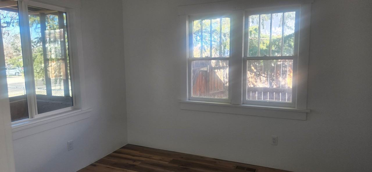 316 Girard Blvd Se - Photo 6 of 20