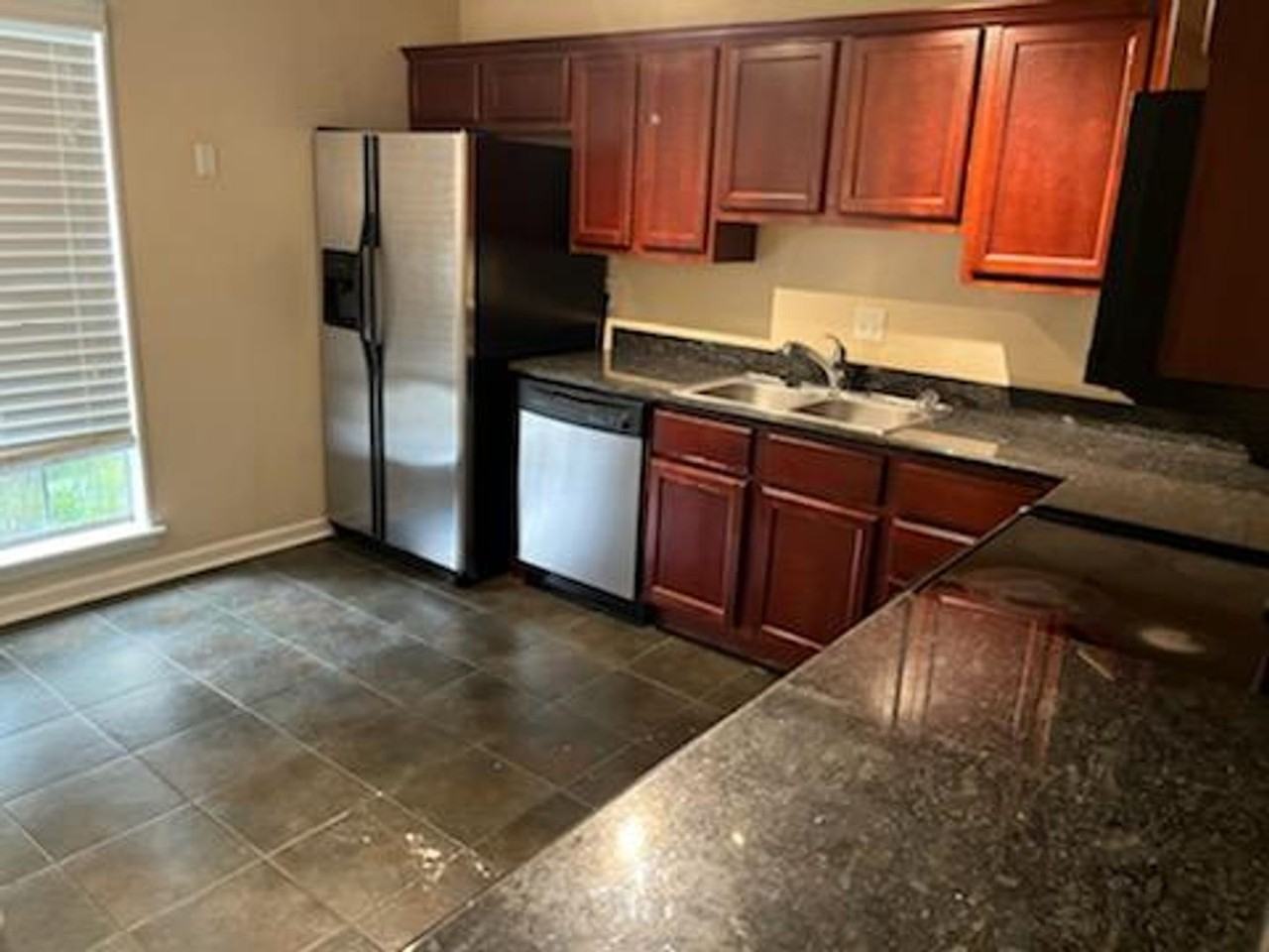 2679 Central Ter - Photo 3 of 9