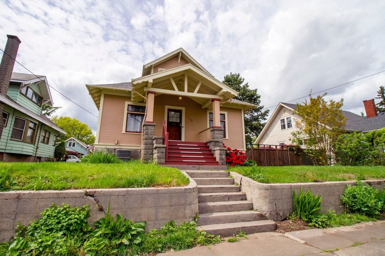 4135 N Borthwick Ave - Photo 3 of 24