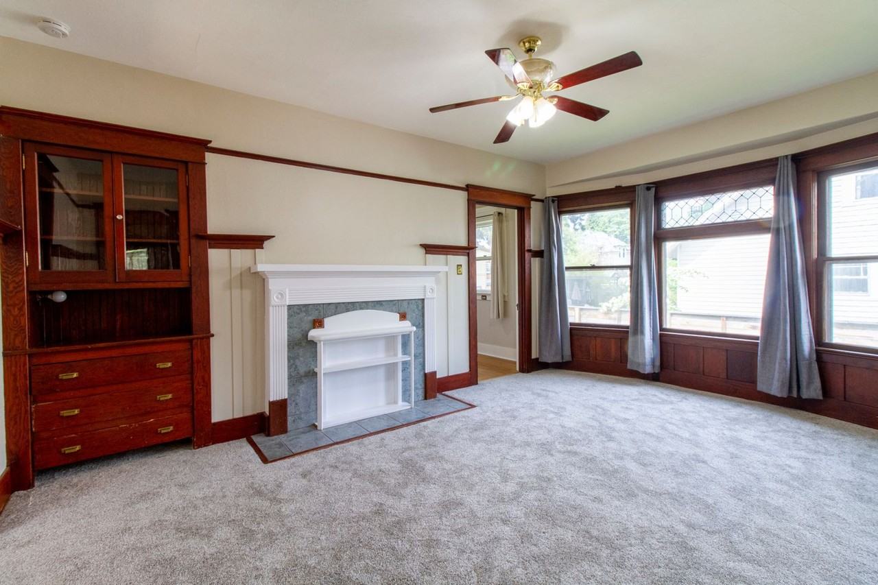 4135 N Borthwick Ave - Photo 6 of 24