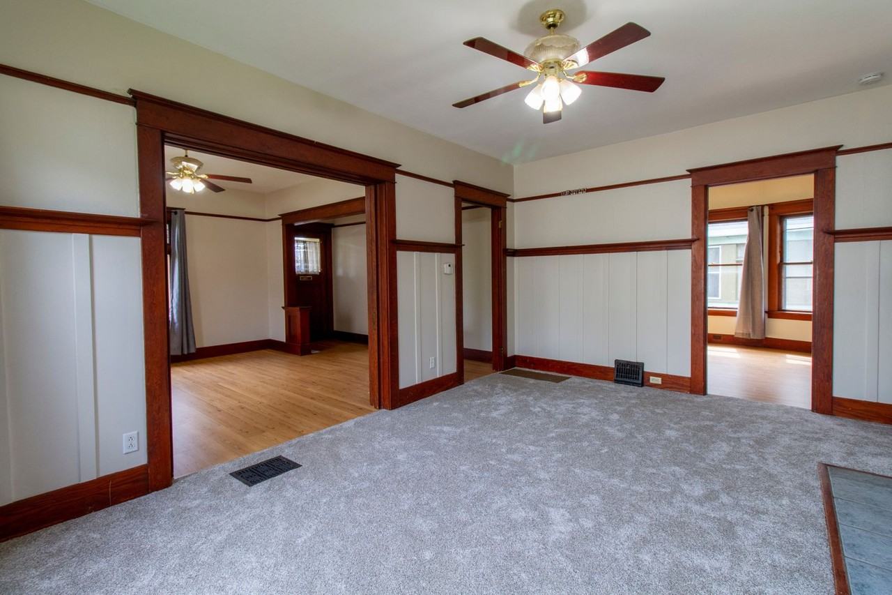 4135 N Borthwick Ave - Photo 7 of 24