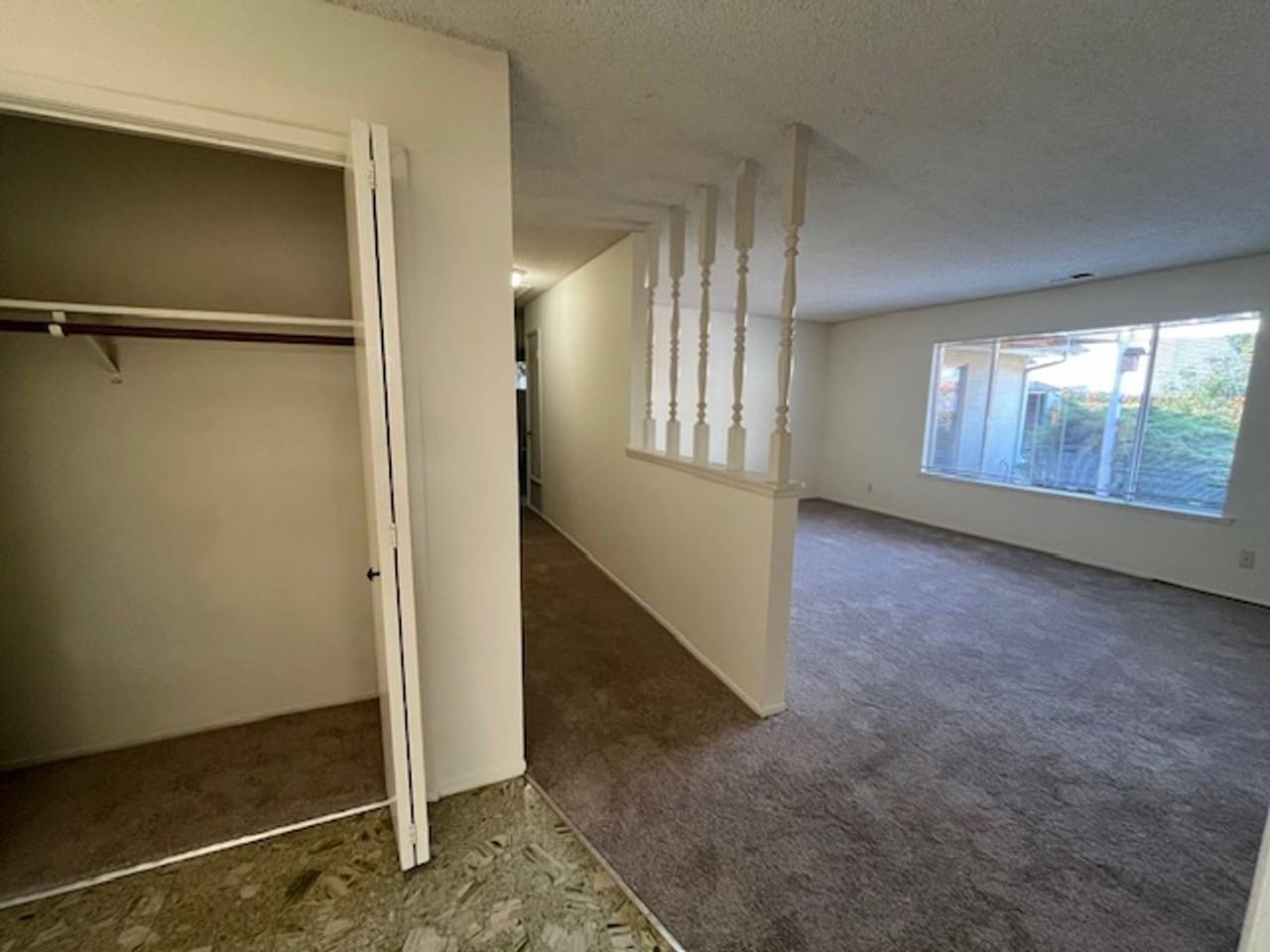 1209 Drake Cir - Photo 6 of 8