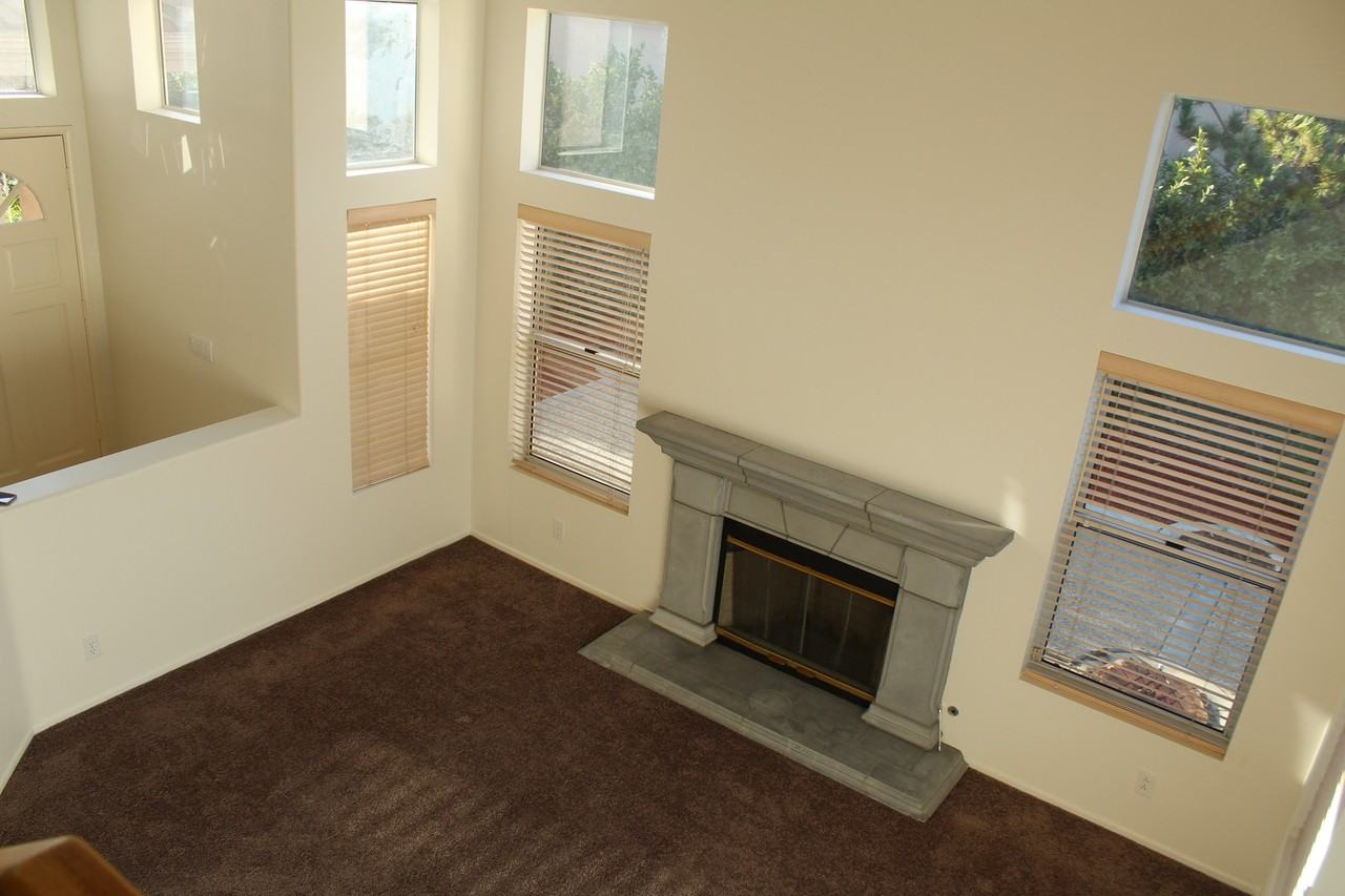 423 S Laureltree Dr - Photo 3 of 27