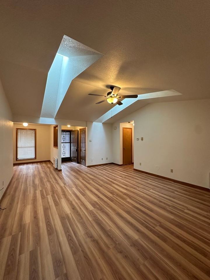 1828 Sw Forest Ridge Ave - Photo 3 of 28