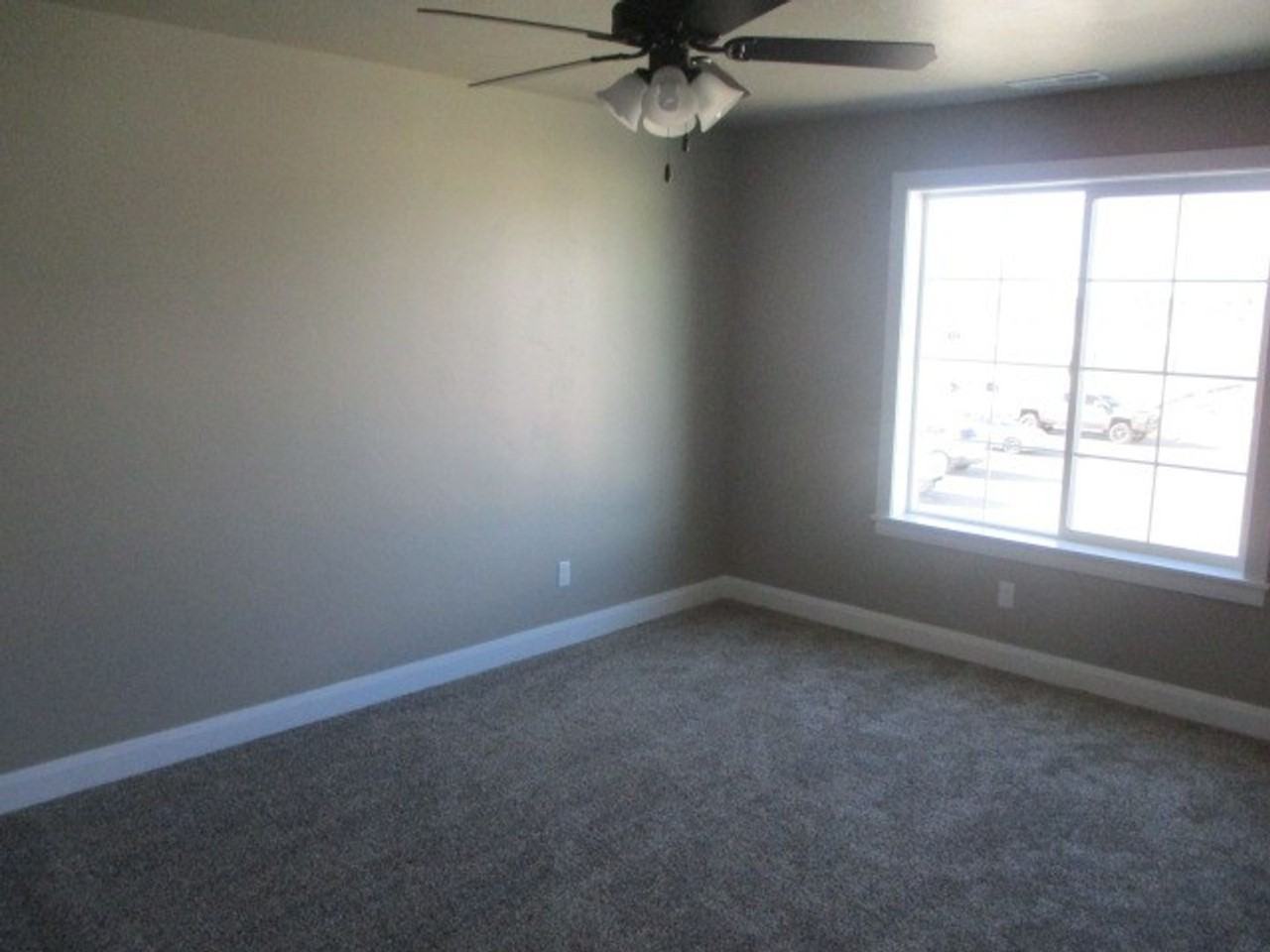 485 W 1425 N - Photo 2 of 16