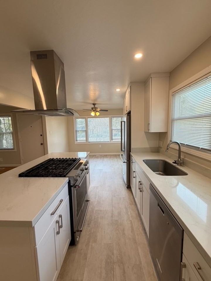 1924 King St - Photo 7 of 23