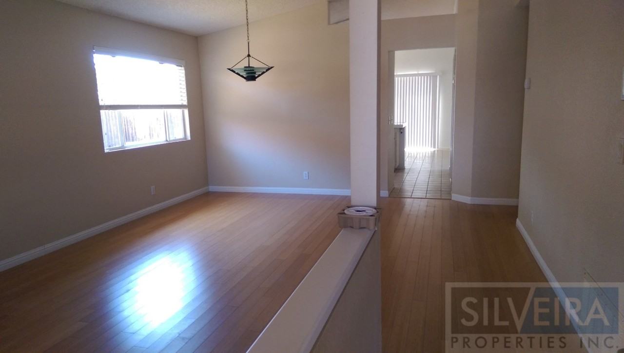 553 Santa Cruz Ct - Photo 5 of 26