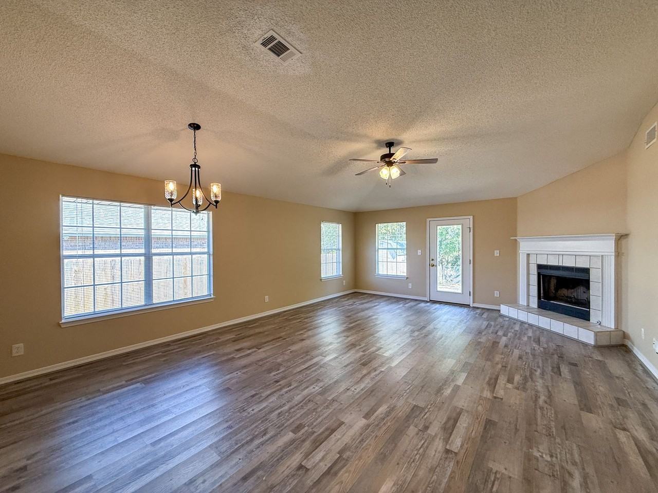 6863 Cedar Ridge Cir - Photo 2 of 19