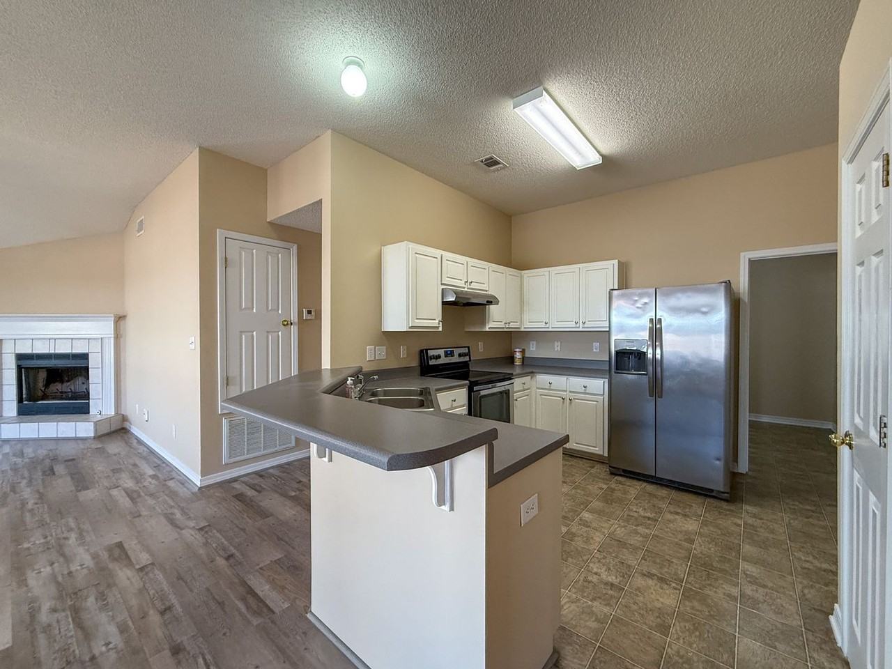 6863 Cedar Ridge Cir - Photo 4 of 19