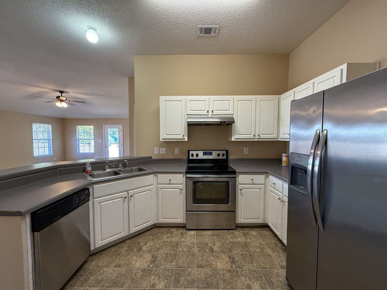 6863 Cedar Ridge Cir - Photo 5 of 19