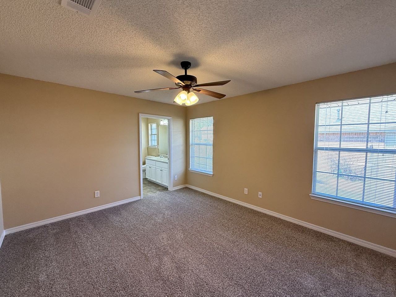 6863 Cedar Ridge Cir - Photo 7 of 19