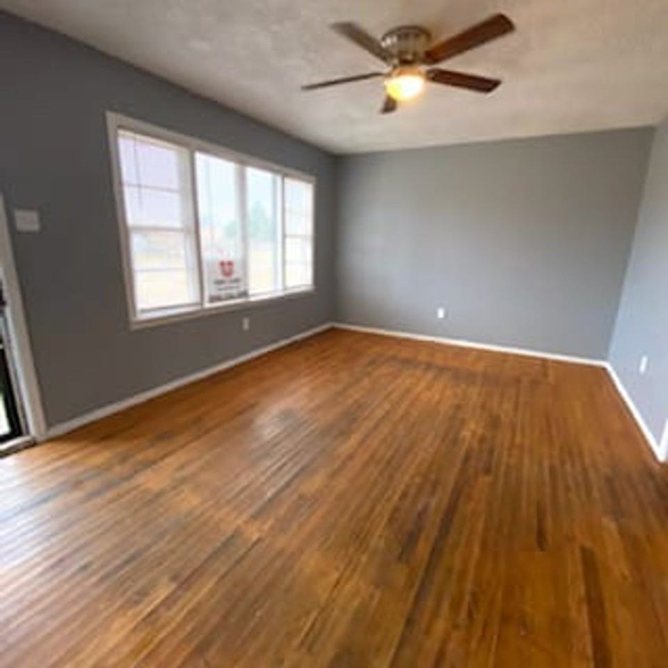 5423 Avenue D - Photo 2 of 8