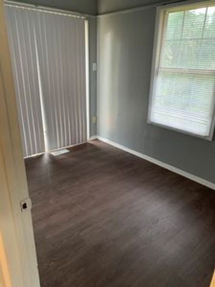 5514 Almond Ave - Photo 4 of 17