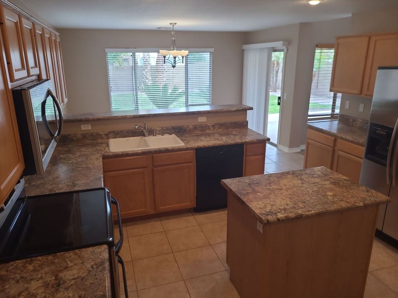 378 W Bolero Dr - Photo 7 of 20