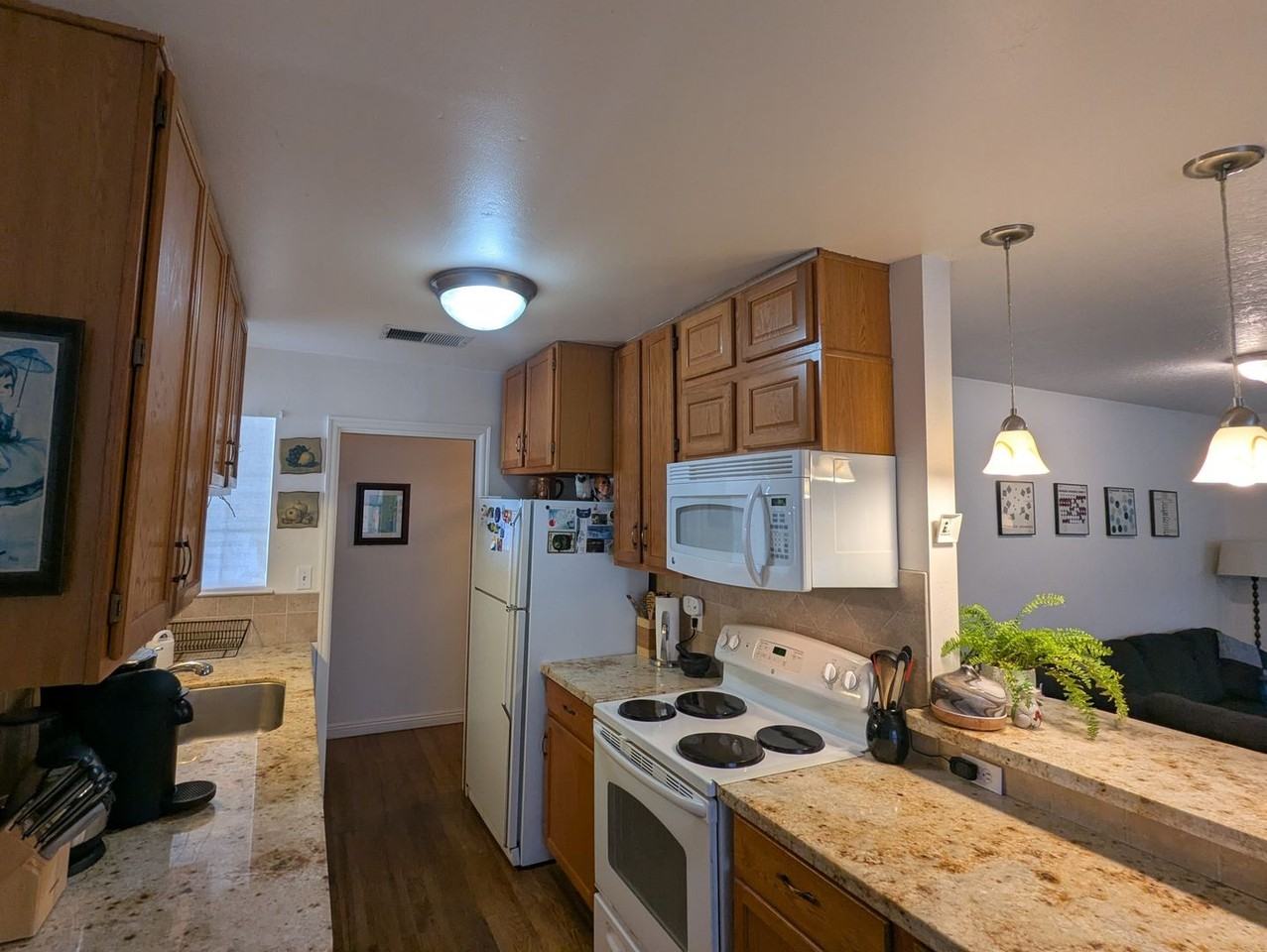 257 Ironwood St - Photo 3 of 22