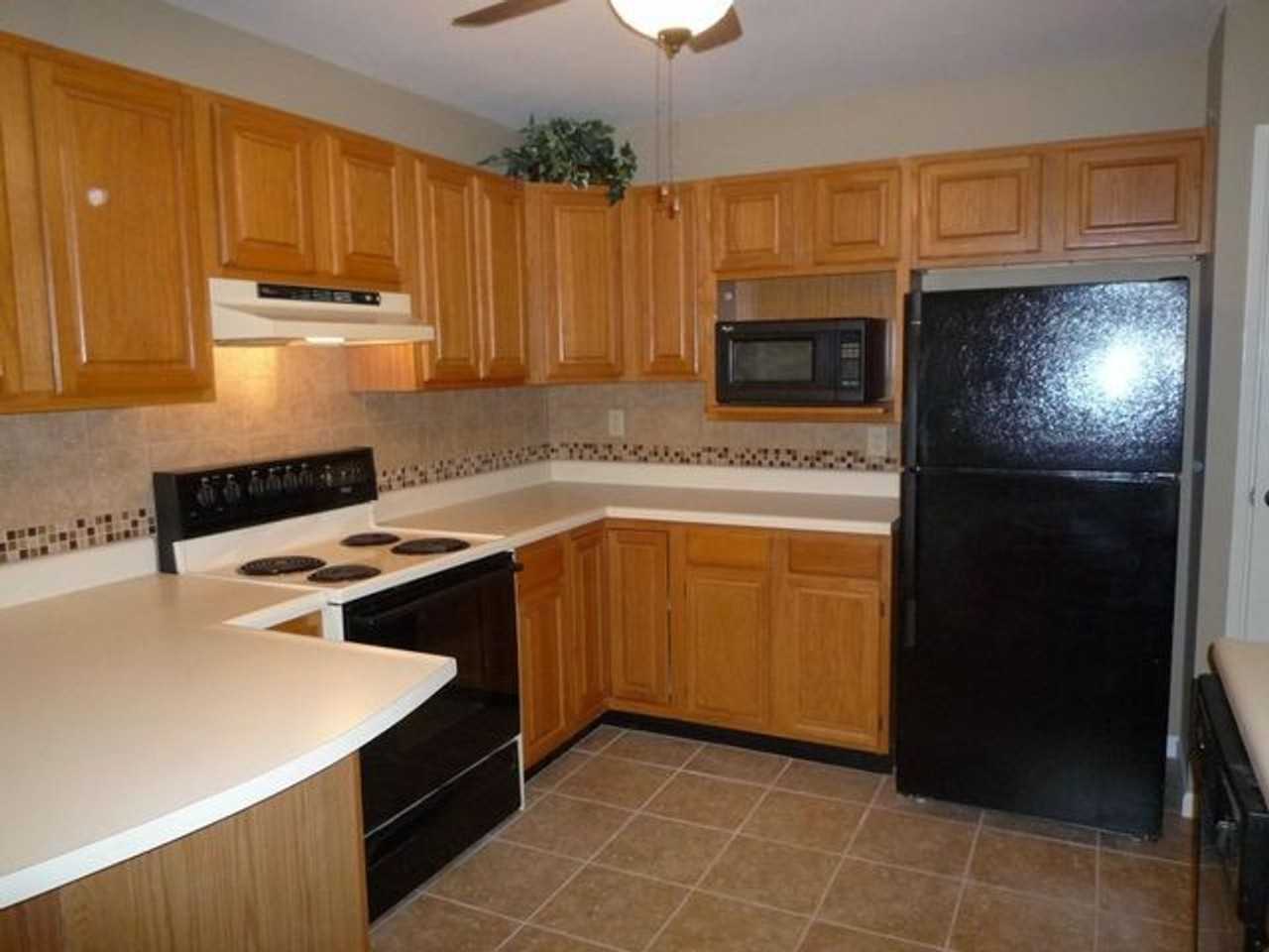 1023 Falcon Dr - Photo 7 of 16