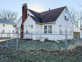 featured image of 1047 Ne Forest Ave