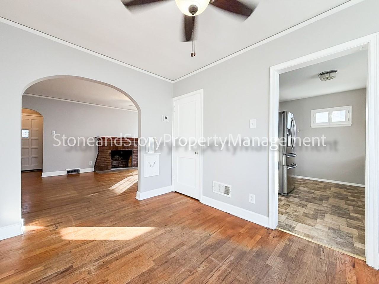 1047 Ne Forest Ave - Photo 5 of 24