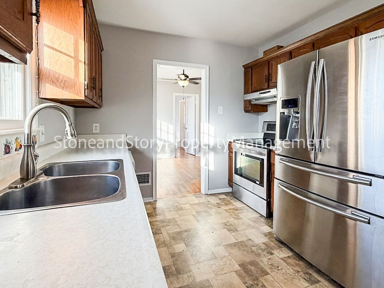 1047 Ne Forest Ave - Photo 7 of 24