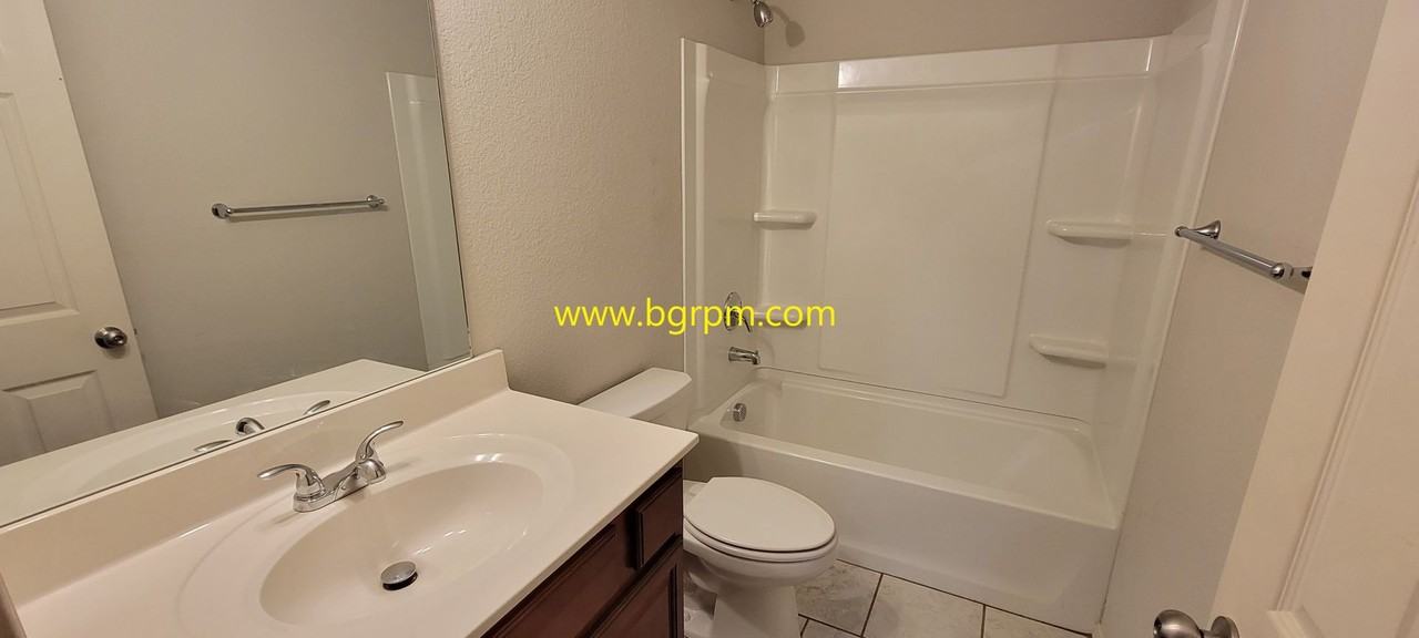 6733 Red Oak Ln - Photo 5 of 15