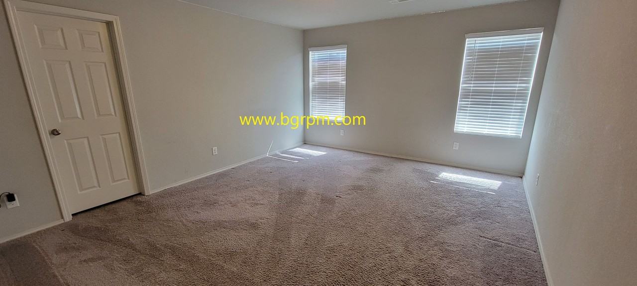 6733 Red Oak Ln - Photo 6 of 15