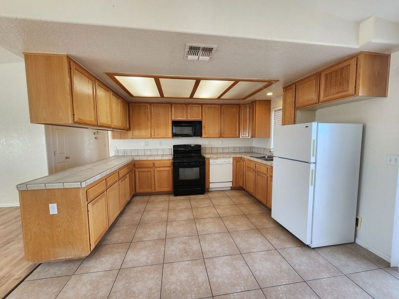 6396 Athol Ave - Photo 5 of 14